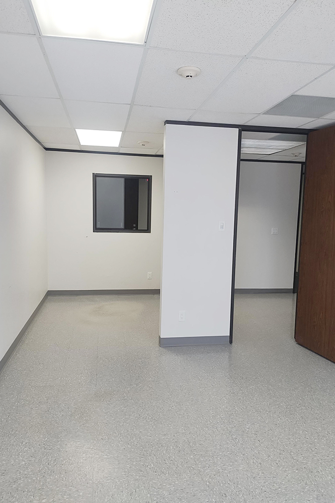 9896 Bissonnet Street - 100x210.01-sm