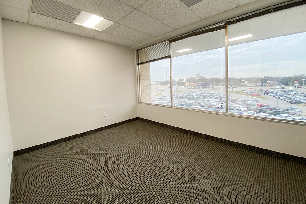 4200 South Fwy (Tower) - 105x308-sm