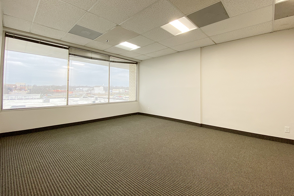 4200 South Fwy (Tower) - 105x316-sm