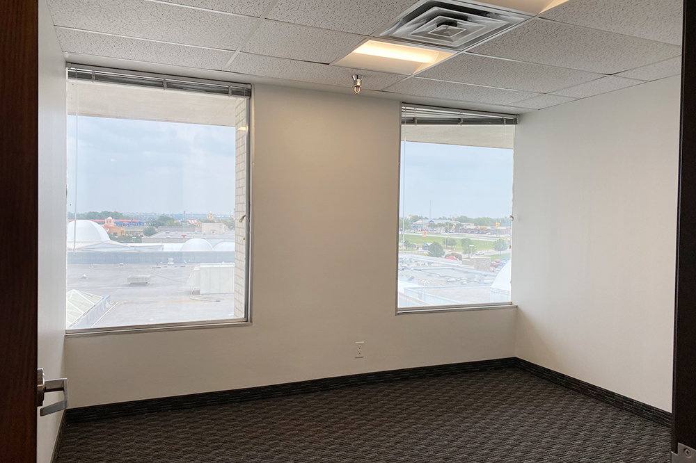 4200 South Fwy (Tower) - 105x515-sm