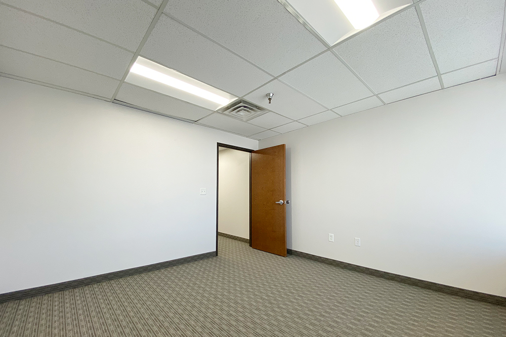 4200 South Fwy (Tower) - 105x570-sm