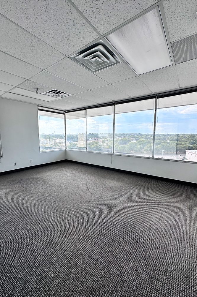 4200 South Fwy (Tower) - 105x704-sm