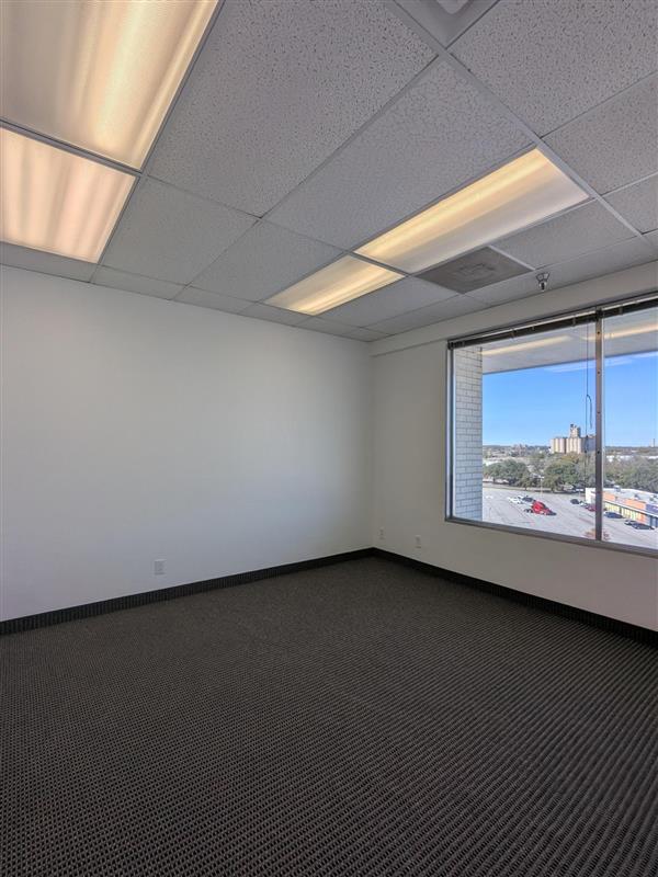 4200 South Fwy (Tower) - 105x708-sm