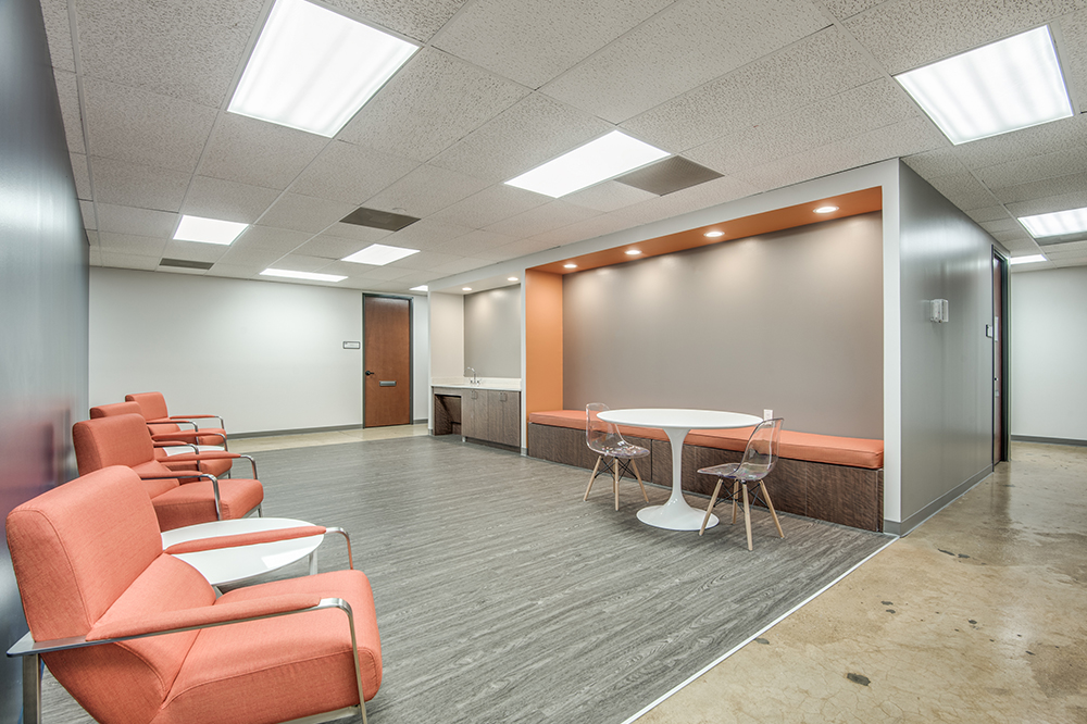 property with office space for rent at 9550 Forest Ln, Dallas, TX 75243, USA