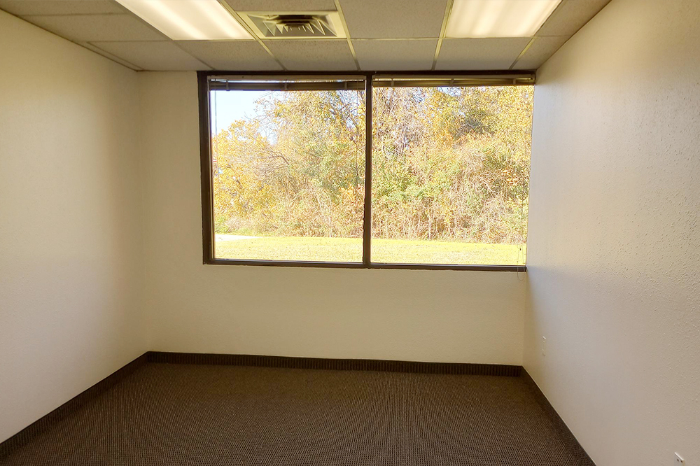 9550 Forest Ln - 110x122-sm