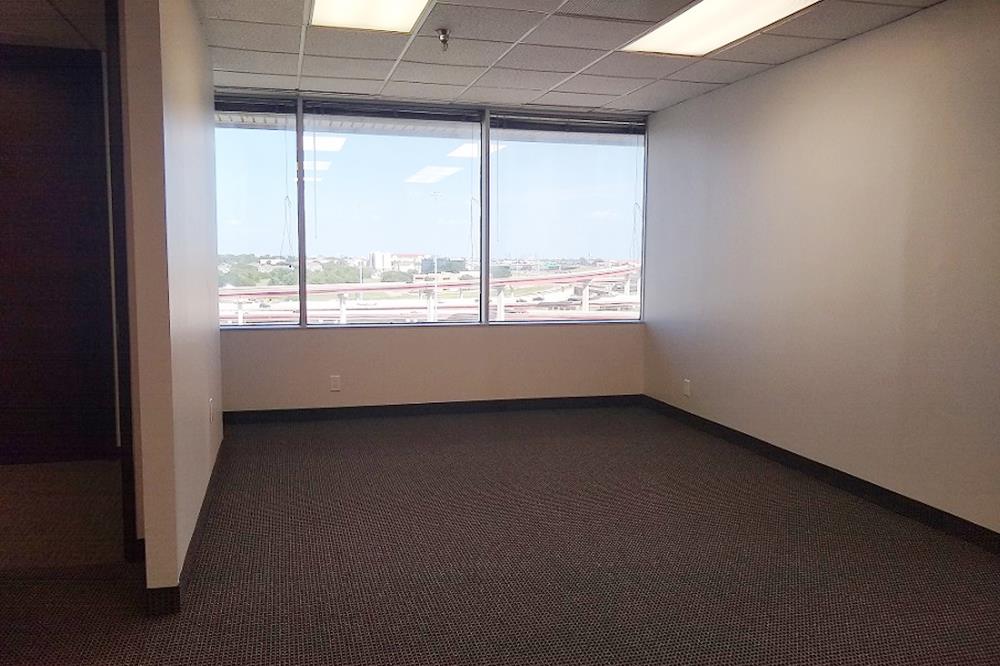 2300 Valley View Ln - 113x855-sm