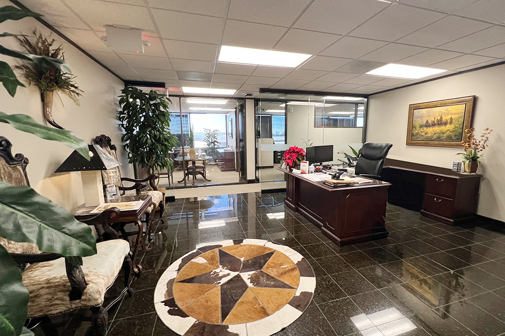 720 North Post Oak Road - 115x600.01-sm