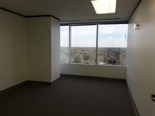 7322-7324 Southwest Freeway - 118x1-0165-sm