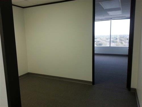 7322-7324 Southwest Freeway - 118x1-0165-sm
