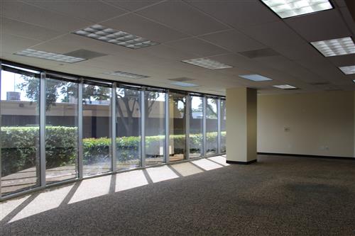 7322-7324 Southwest Freeway - 118x1-0180-sm