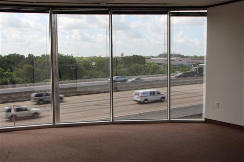 7322-7324 Southwest Freeway - 118x1-0410.01-sm