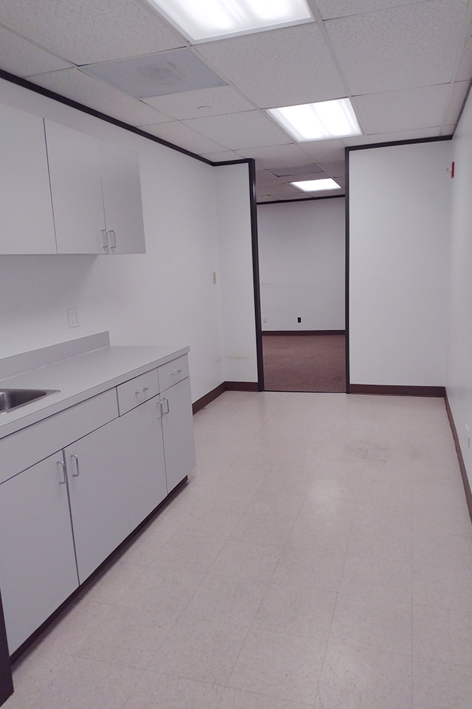 7322-7324 Southwest Freeway - 118x1-0410-sm