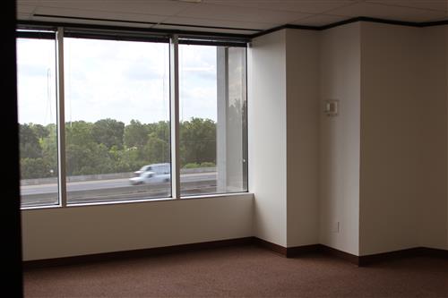 7322-7324 Southwest Freeway - 118x1-0420-sm