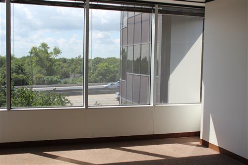 7322-7324 Southwest Freeway - 118x1-0485-sm