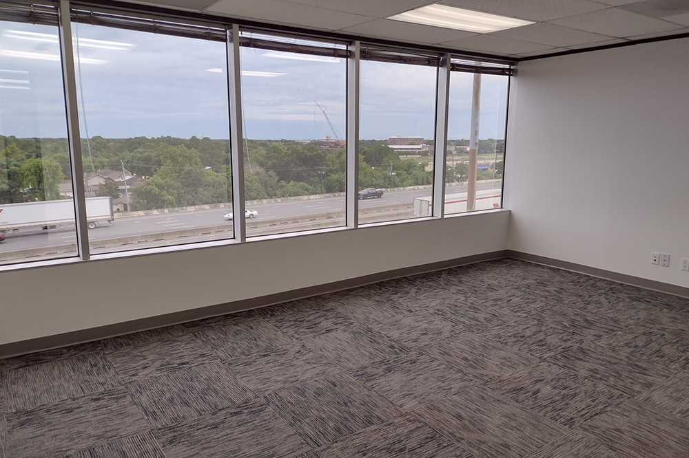 7322-7324 Southwest Freeway - 118x1-0510-sm