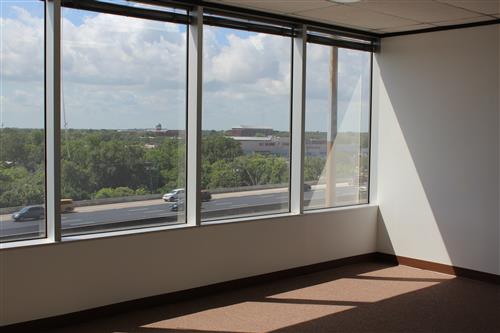 7322-7324 Southwest Freeway - 118x1-0510-sm