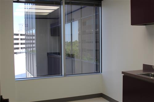 7322-7324 Southwest Freeway - 118x1-0550-sm