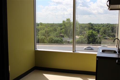 7322-7324 Southwest Freeway - 118x1-0550-sm
