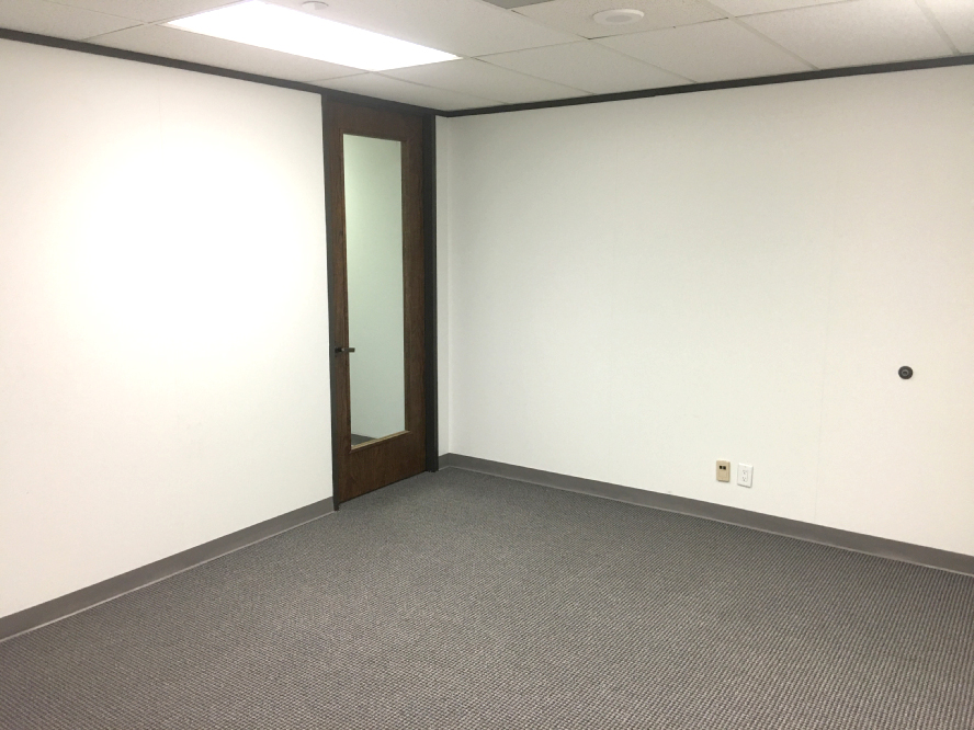 7322-7324 Southwest Freeway - 118x1-0605-sm