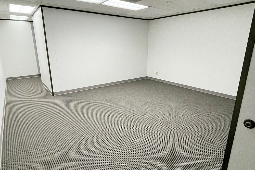 7322-7324 Southwest Freeway - 118x1-0610-sm