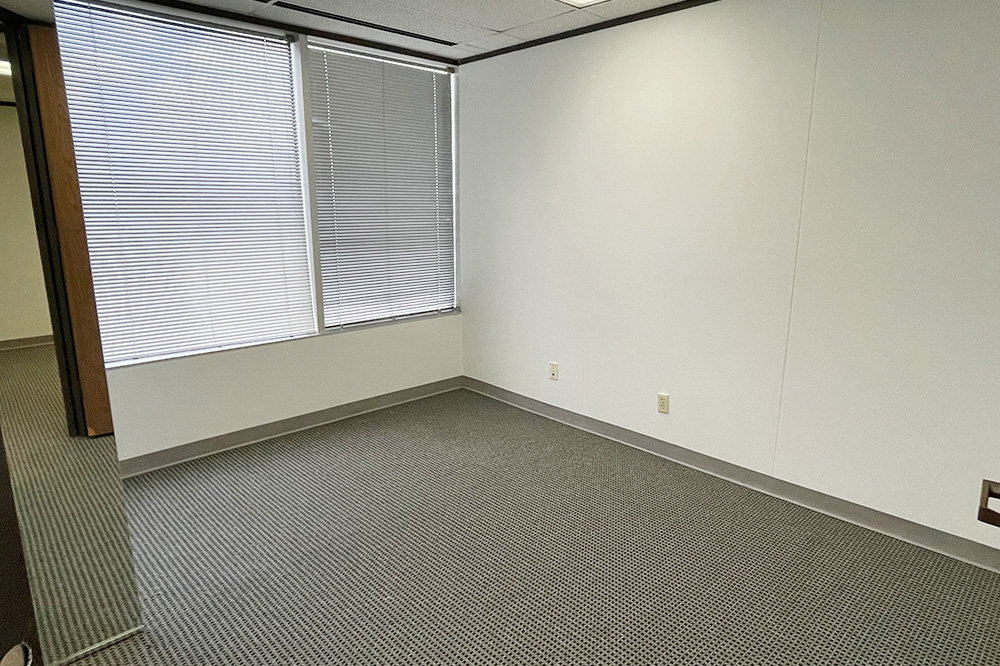 7322-7324 Southwest Freeway - 118x1-0610-sm