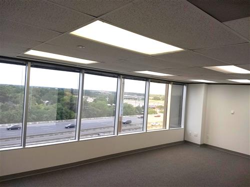 7322-7324 Southwest Freeway - 118x1-0615-sm