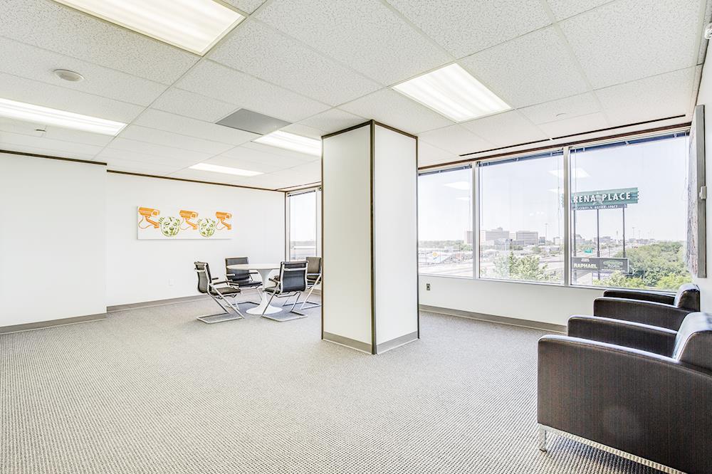 7322-7324 Southwest Freeway - 118x1-0630.WS-sm