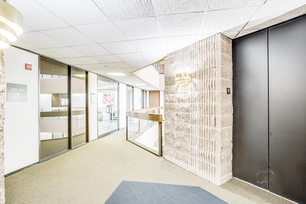 7322-7324 Southwest Freeway - 118x1-0630.WS-sm