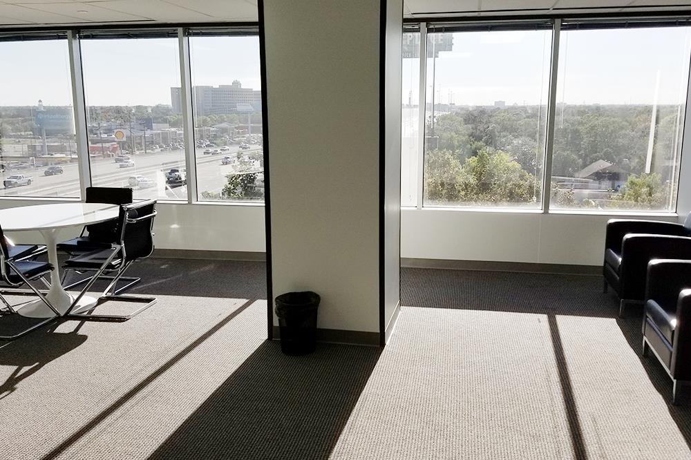 7322-7324 Southwest Freeway - 118x1-0630G-sm