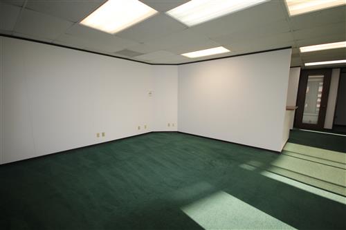 7322-7324 Southwest Freeway - 118x1-0645-sm