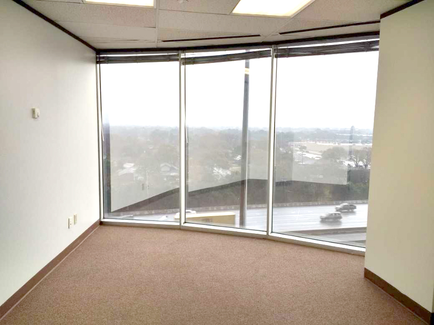 7322-7324 Southwest Freeway - 118x1-0805-sm