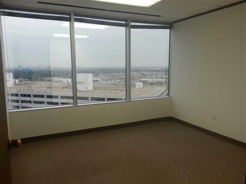 7322-7324 Southwest Freeway - 118x1-1015-sm