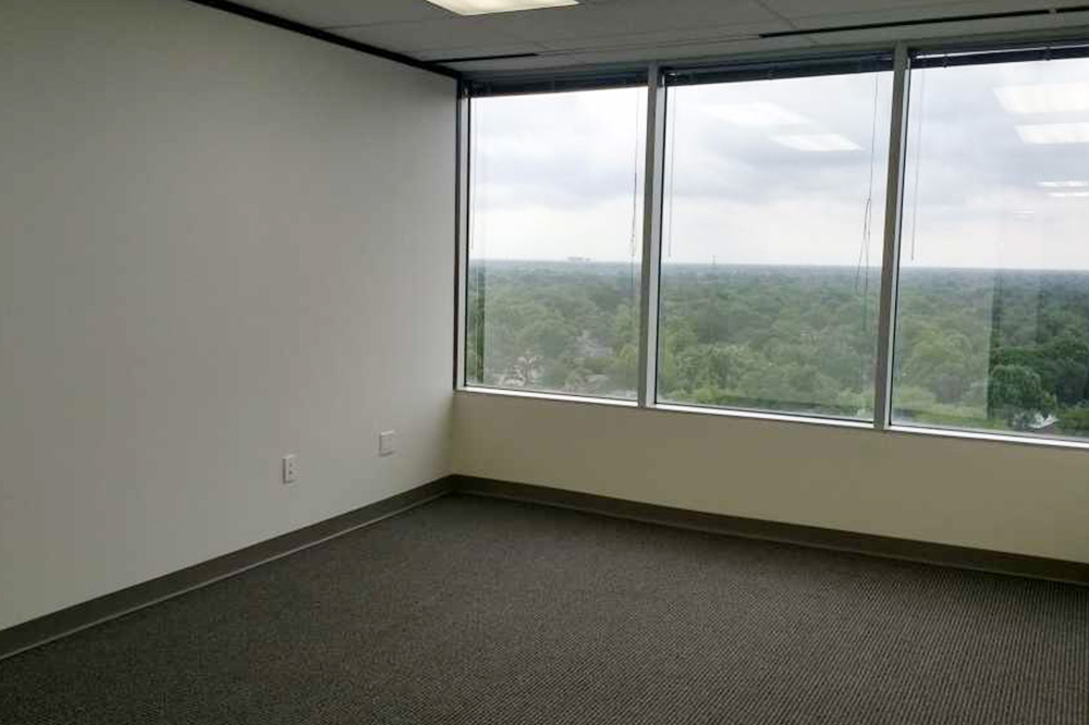 7322-7324 Southwest Freeway - 118x1-1065.01-sm