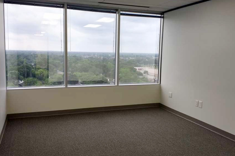 7322-7324 Southwest Freeway - 118x1-1065.01-sm