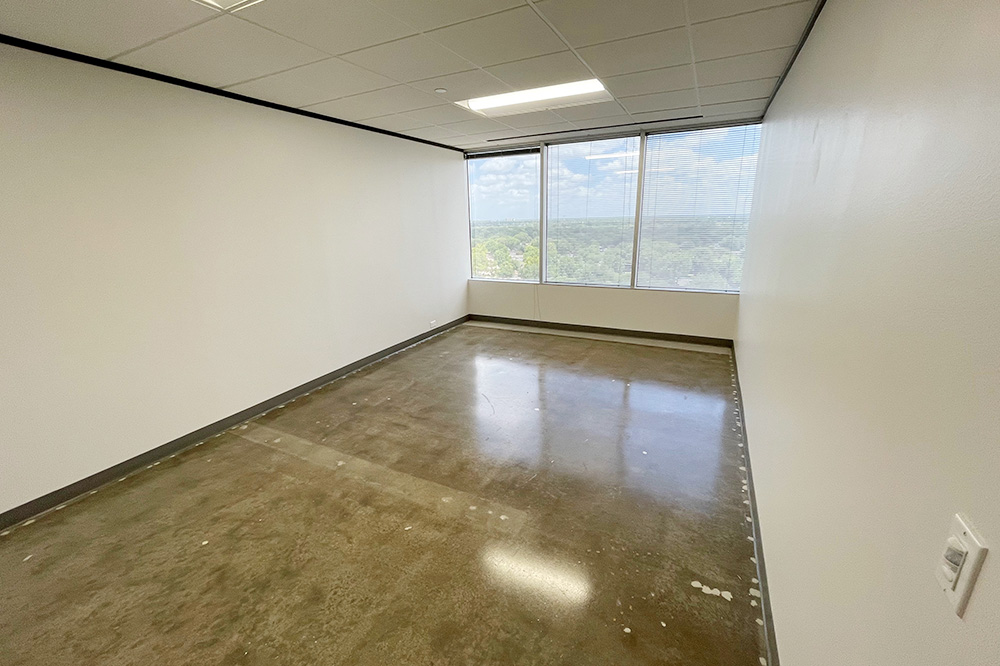 7322-7324 Southwest Freeway - 118x1-1112-sm