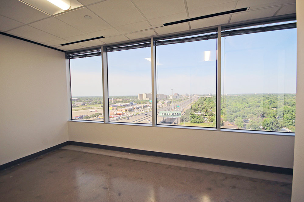 7322-7324 Southwest Freeway - 118x1-1142-sm