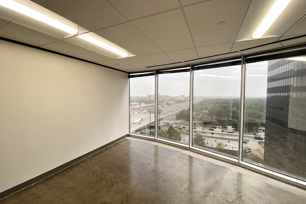 7322-7324 Southwest Freeway - 118x1-1162.01-sm