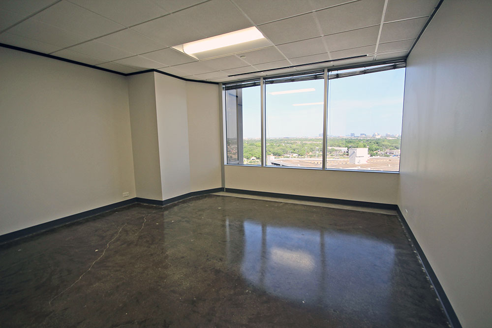 7322-7324 Southwest Freeway - 118x1-1168-sm