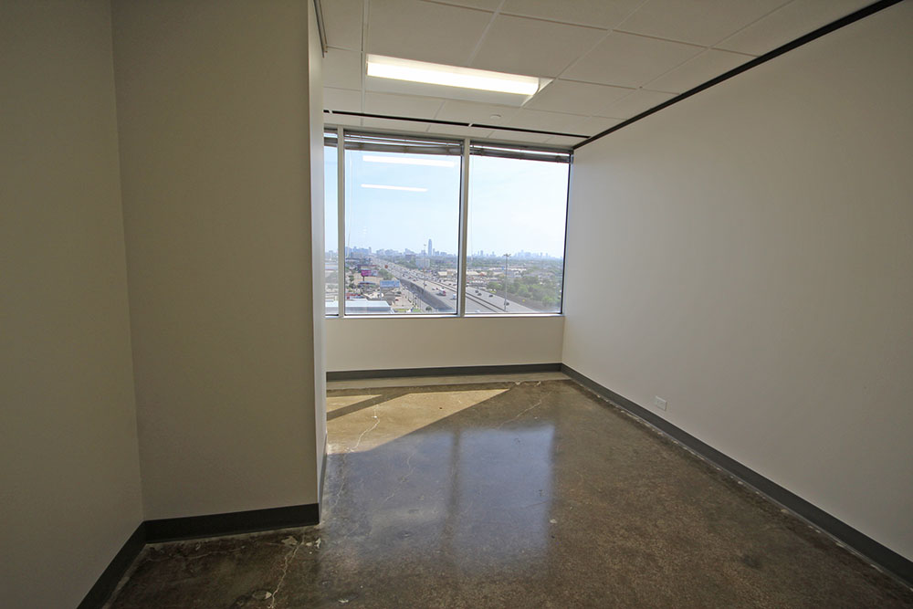 7322-7324 Southwest Freeway - 118x1-1190-sm