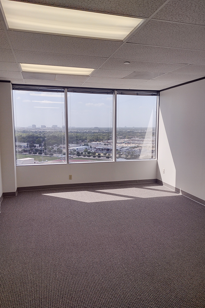 7322-7324 Southwest Freeway - 118x1-1590-sm