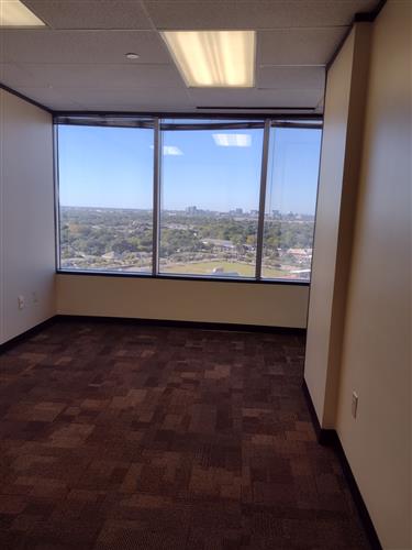 7322-7324 Southwest Freeway - 118x1-1660-sm