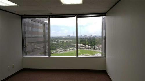 7322-7324 Southwest Freeway - 118x1-1750-sm