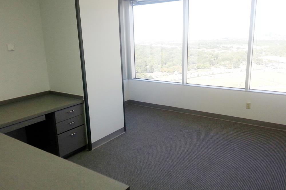 7322-7324 Southwest Freeway - 118x1-1840.01-sm