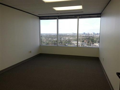 7322-7324 Southwest Freeway - 118x1-1910-sm