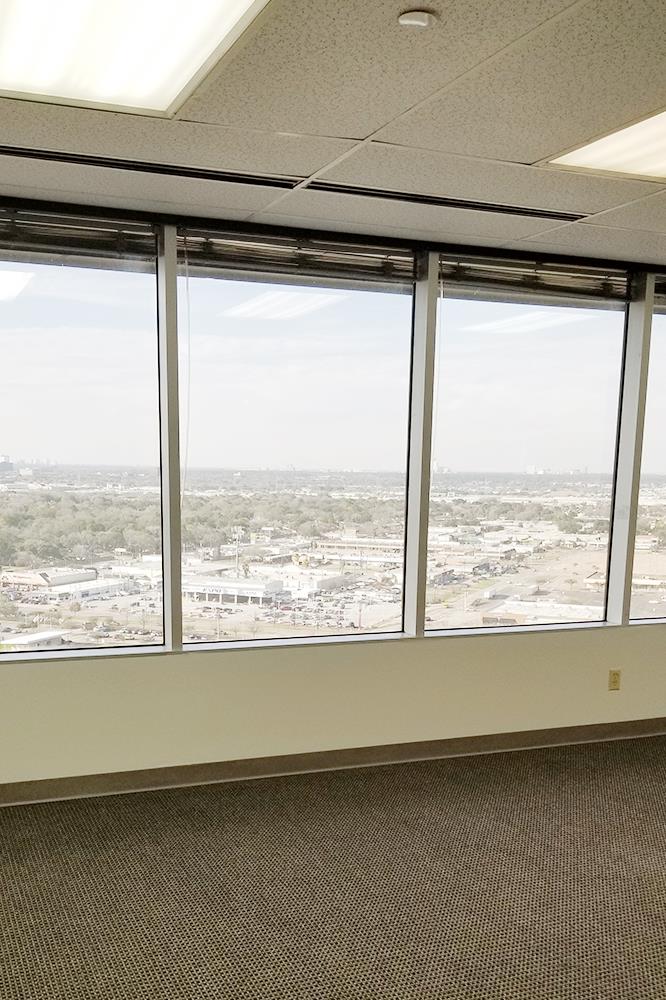 7322-7324 Southwest Freeway - 118x1-1920-sm