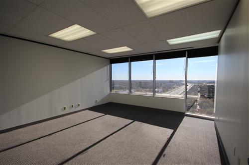 7322-7324 Southwest Freeway - 118x1-1940.01-sm