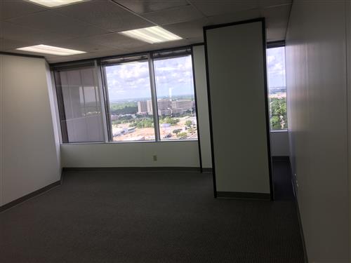 7322-7324 Southwest Freeway - 118x1-1970-sm