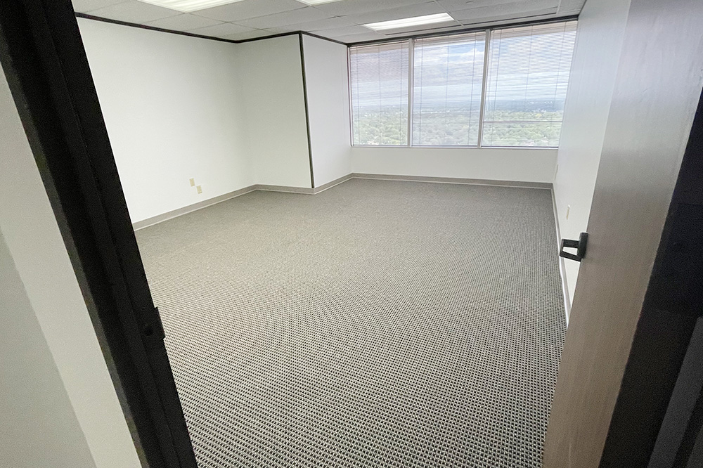 7322-7324 Southwest Freeway - 118x1-1975-sm