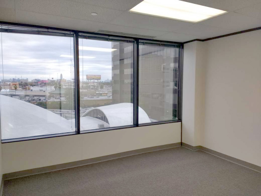 7322-7324 Southwest Freeway - 118x2-0460N-sm