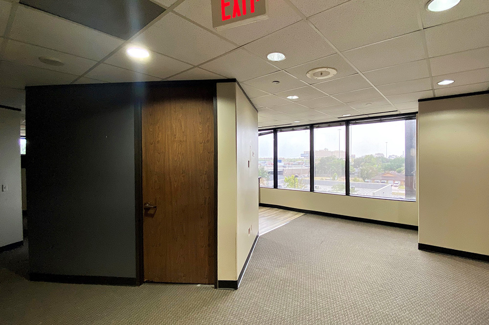 7322-7324 Southwest Freeway - 118x2-0490-sm